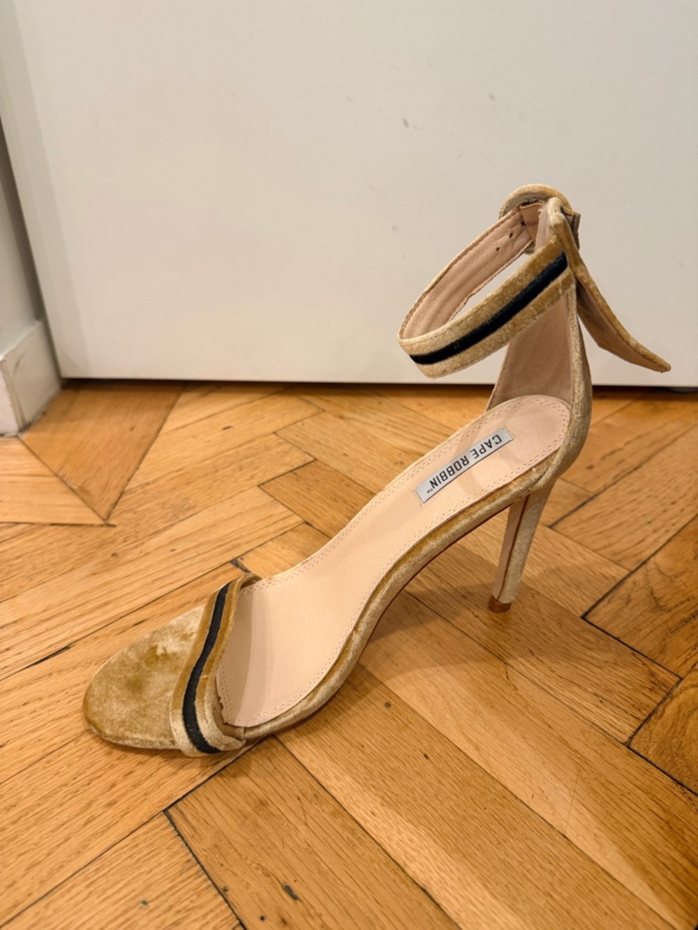 Cape Robbin Gold & Black Ankle Strap Heels Size 11 – Bow Detail, 4.5” Heel